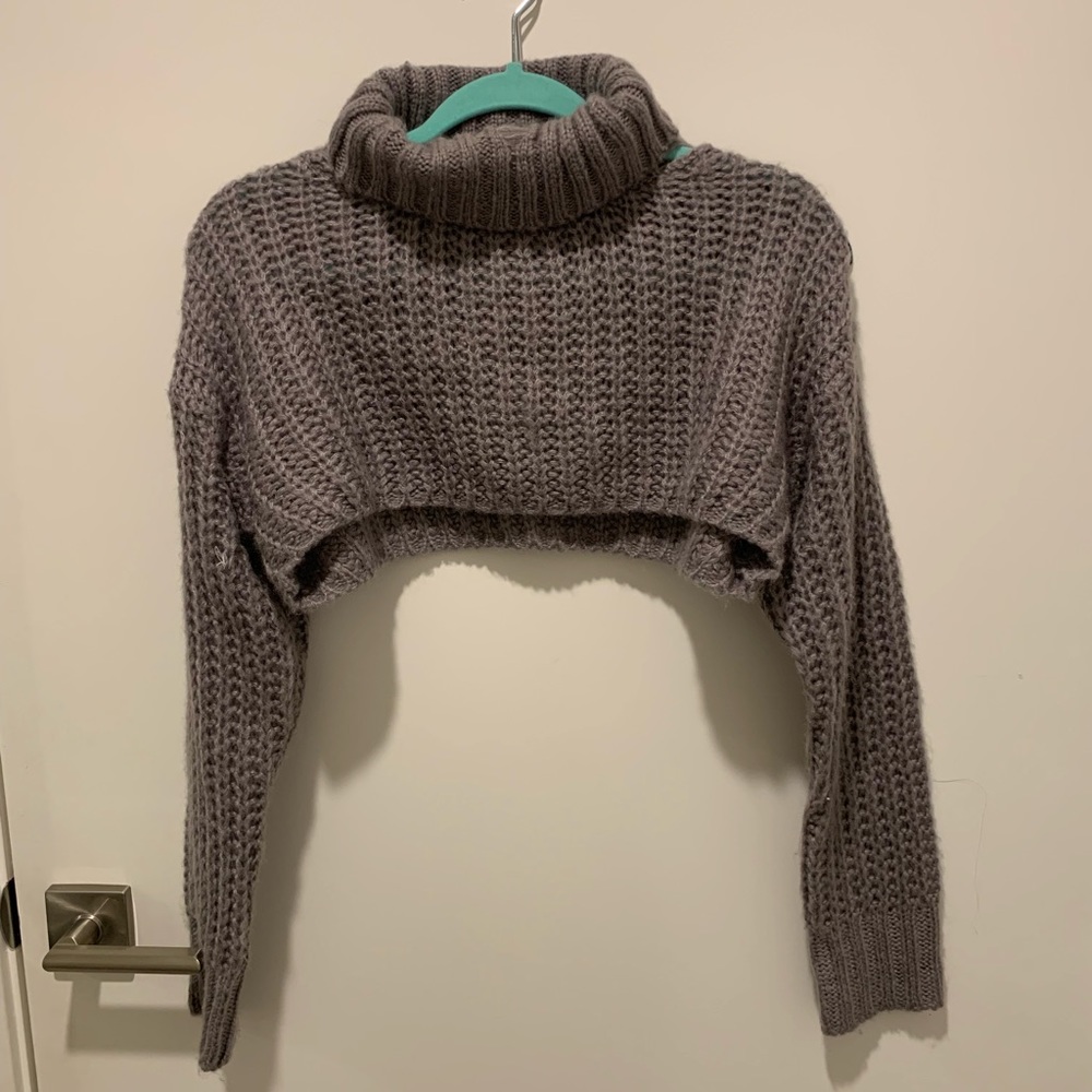 Lilac cropped sweater size S